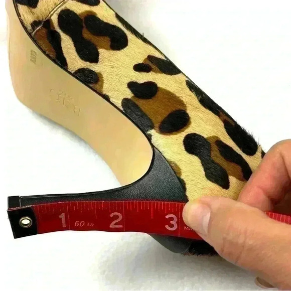BCBG Aminkha Animal Print Real Cow Hair Point Toe Pump Heels Size 7.5B - Picture 14 of 15